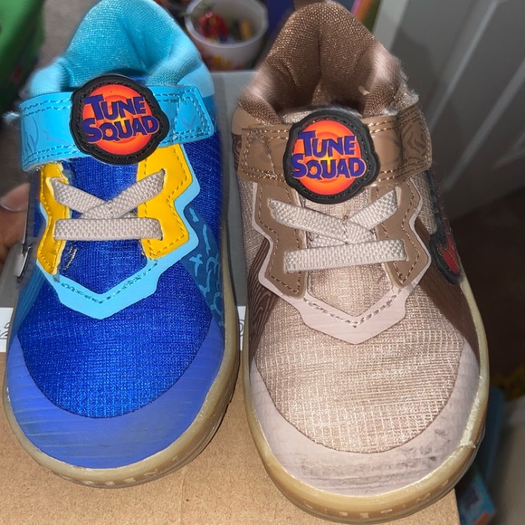 looney tunes sneakers lebron james